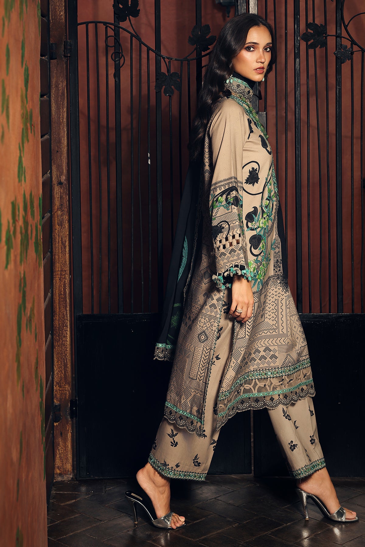 ANW7-19 - Aniq Winter Collection '26 II By Charizma