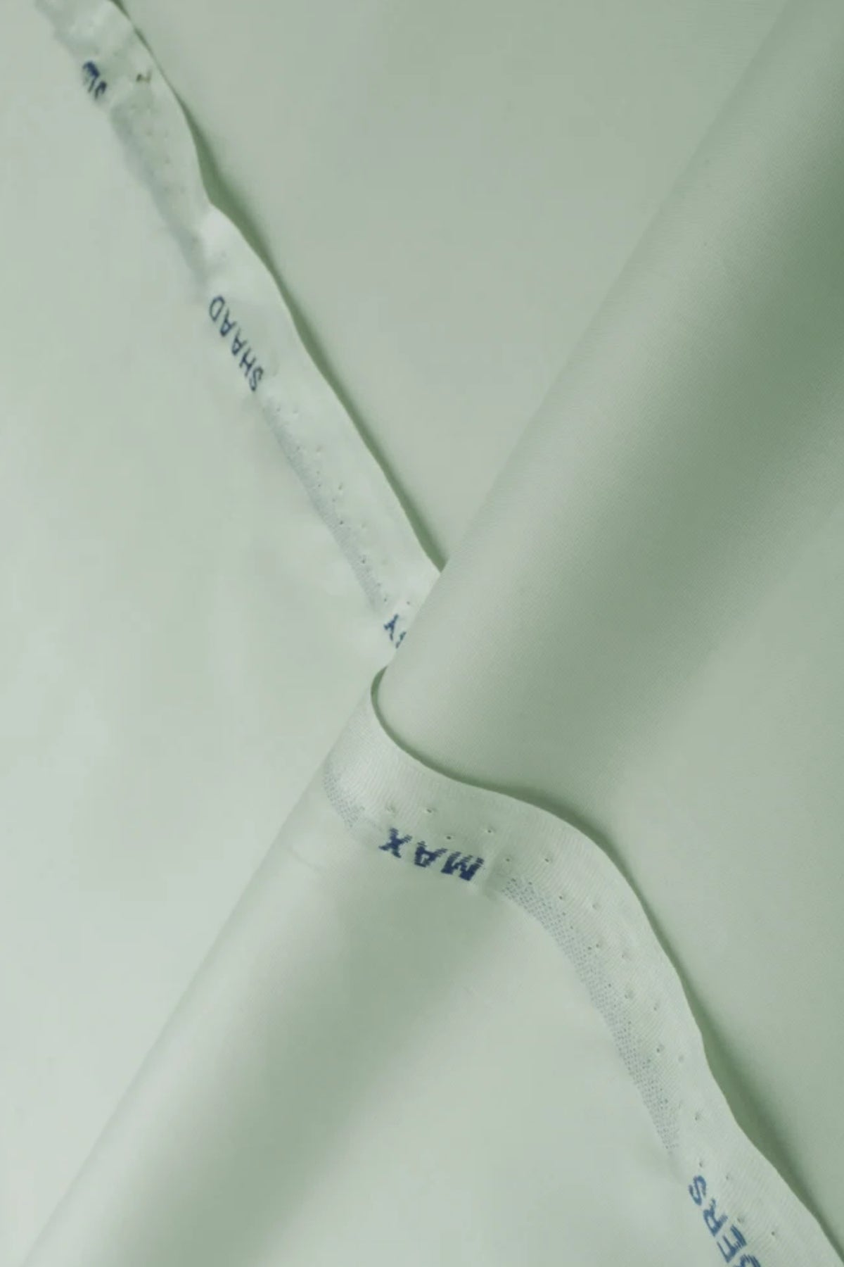 100% LONG STAPLE COTTON SEMI STIFF FINISH - MAX