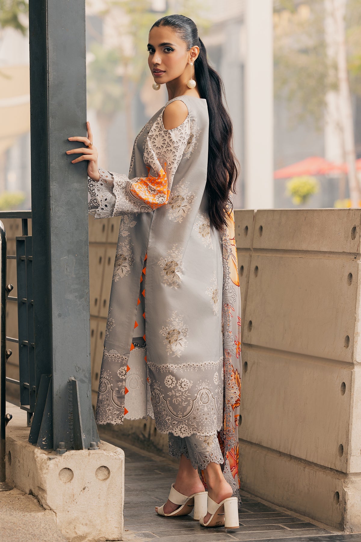 IN6-05 | Infinity Unstitched Embroidered By Charizma