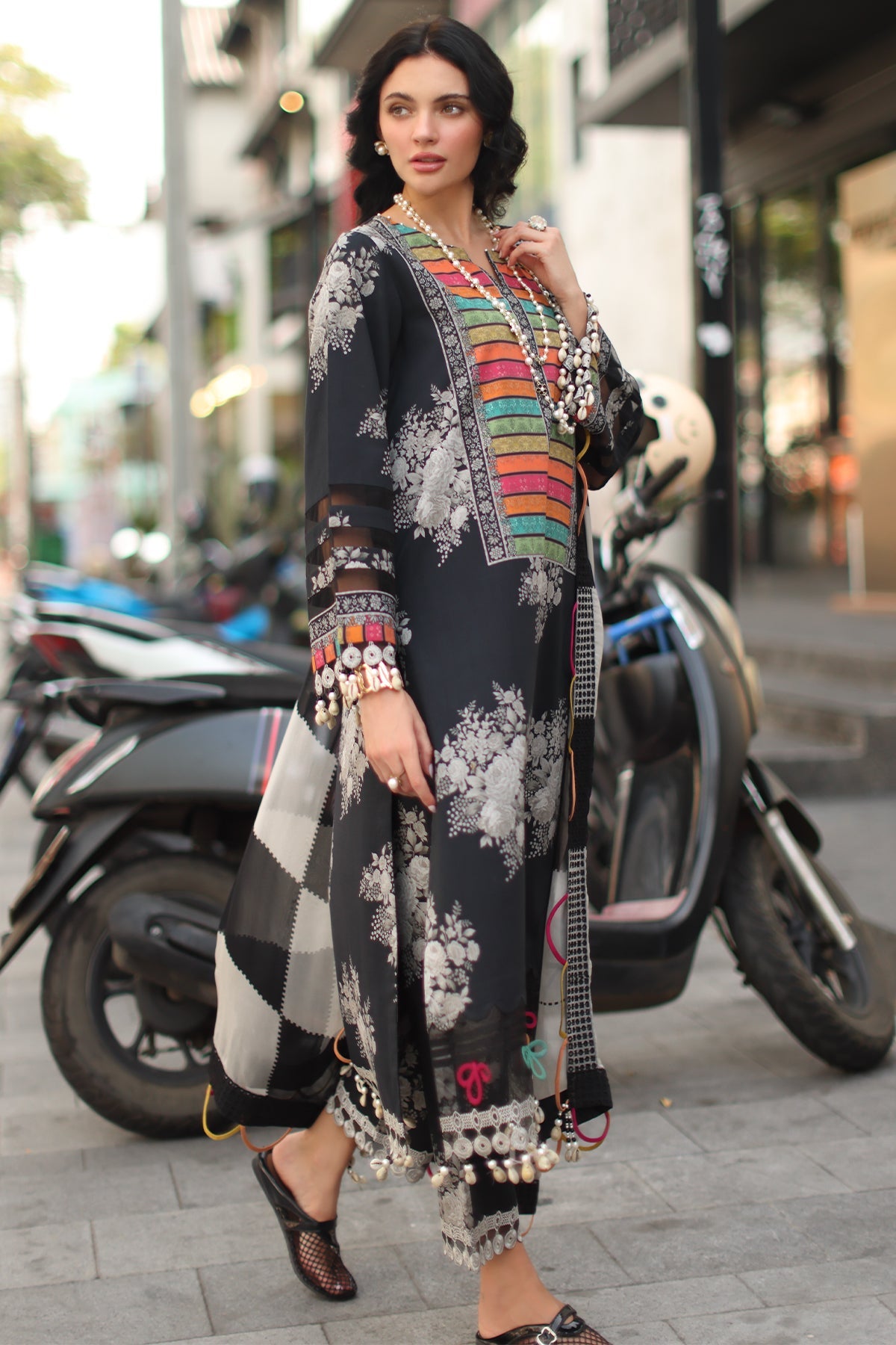 CS6-06 | Signature Lawn Collection By Charizma
