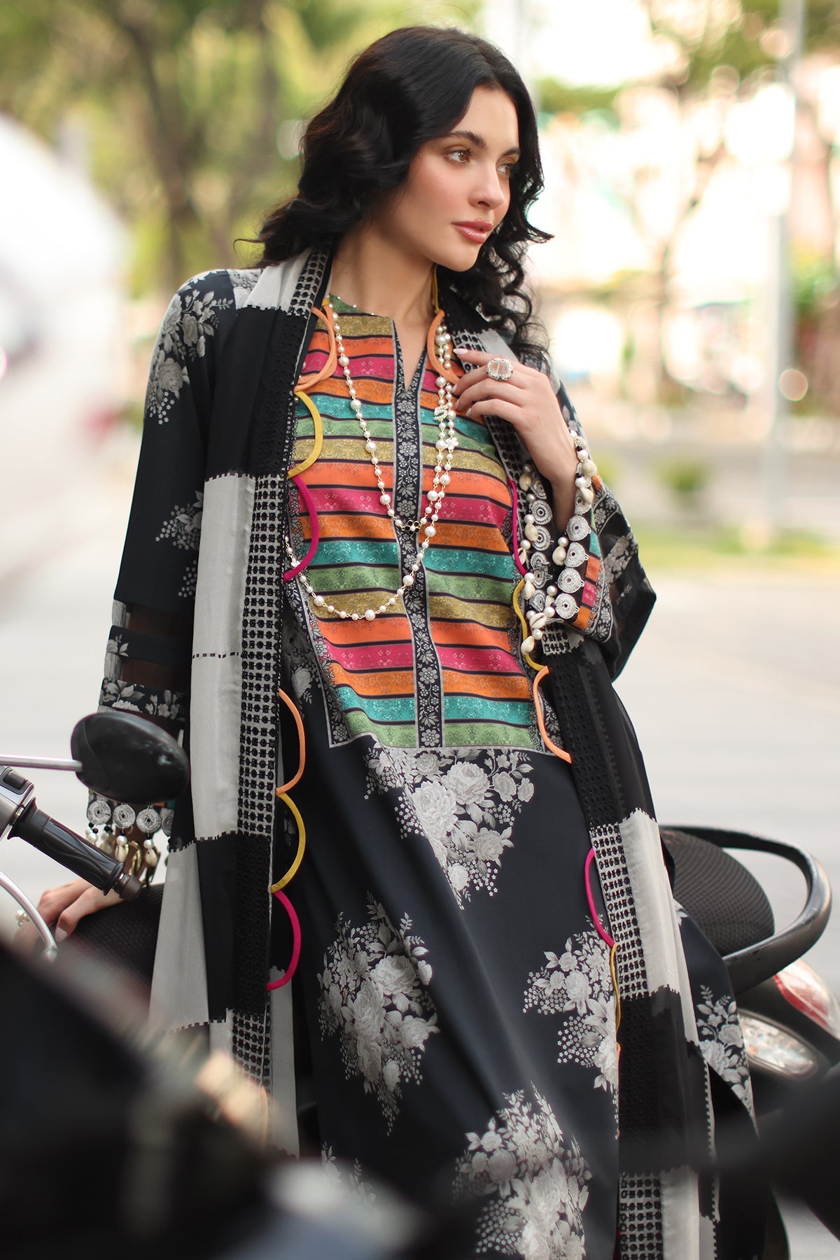 CS6-06 | Signature Lawn Collection By Charizma