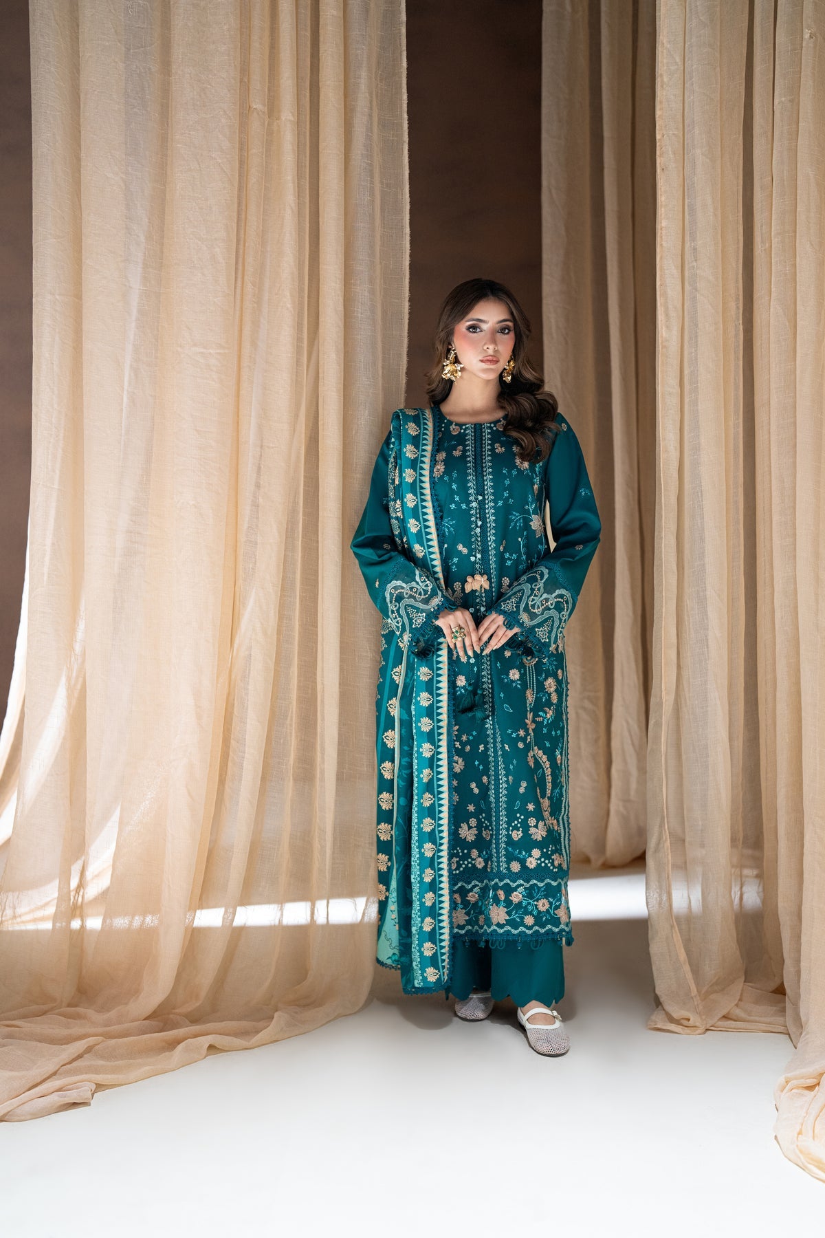 Gulnaar CRA-02-A | Rangrez-The Linen Edit