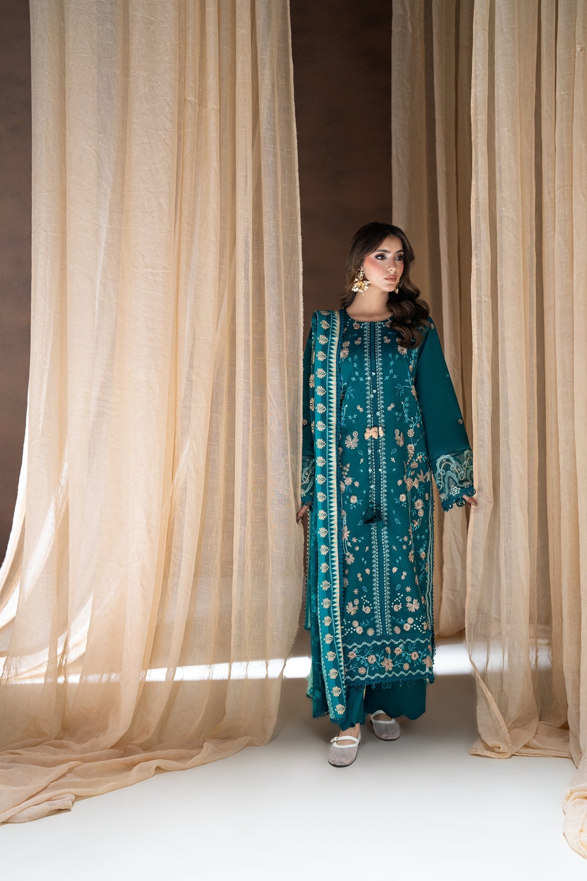 Gulnaar CRA-02-A | Rangrez-The Linen Edit