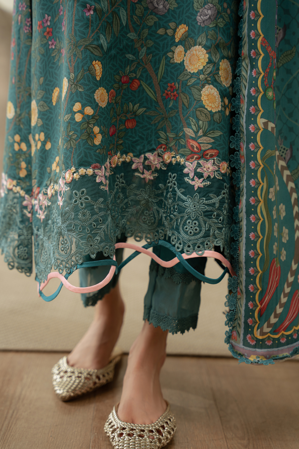 ISLA (AK-04) | Print Luxe Linen '26 By Abyaan