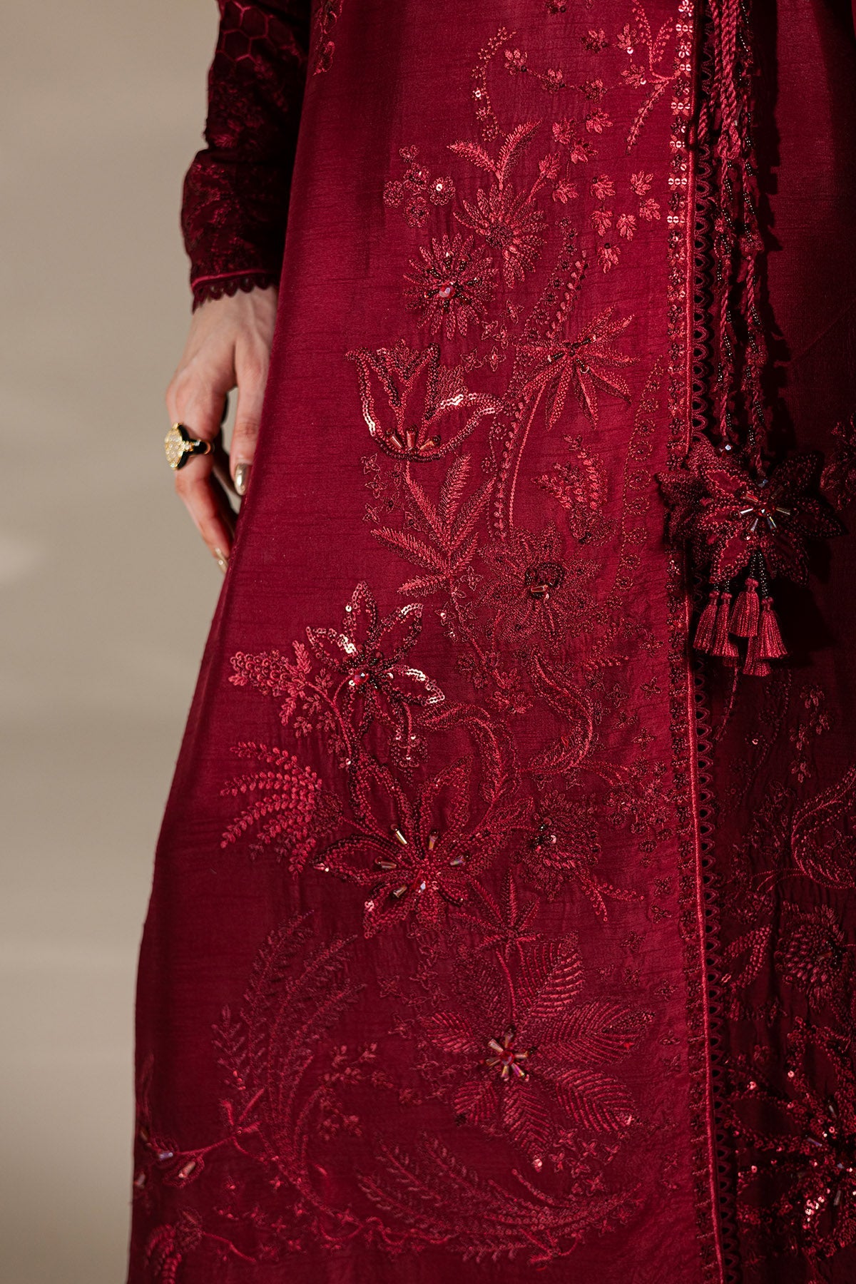 S-32 | The Silk Edit By Nureh