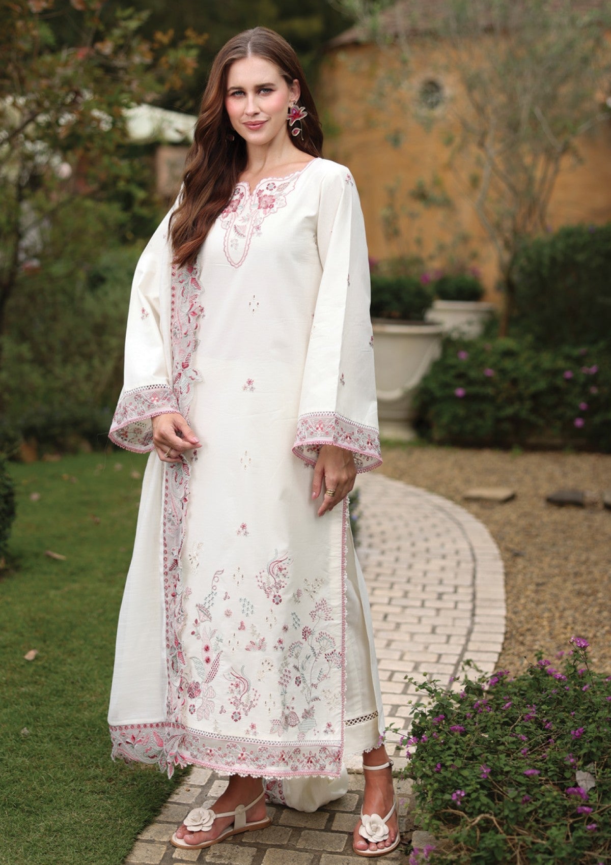 Evlayn | Raaya Luxury Embroidered Lawn By Rangrasiya