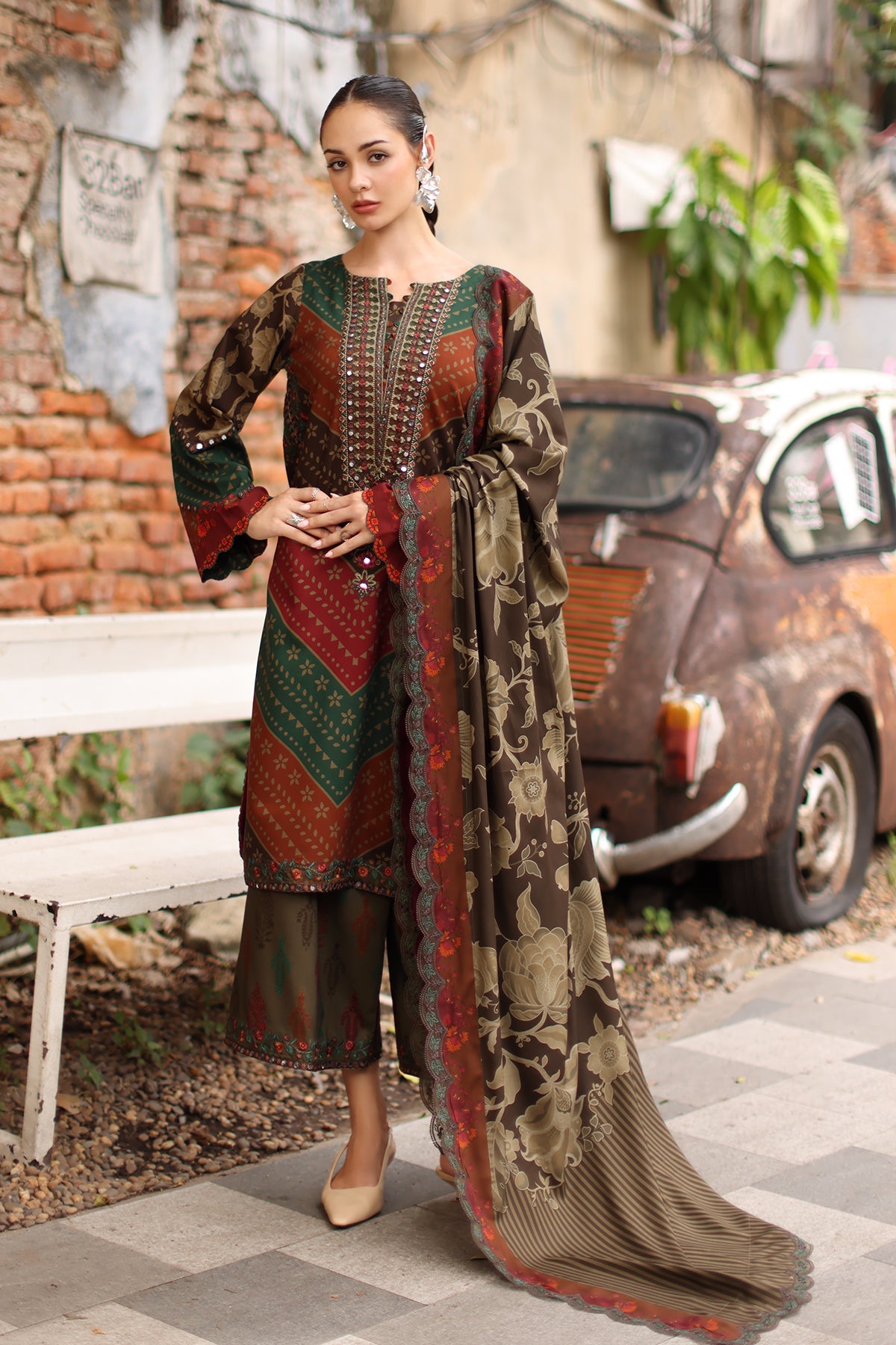 ANW7-06 | Aniq V1 Embroidered Unstitched '26 By Charizma