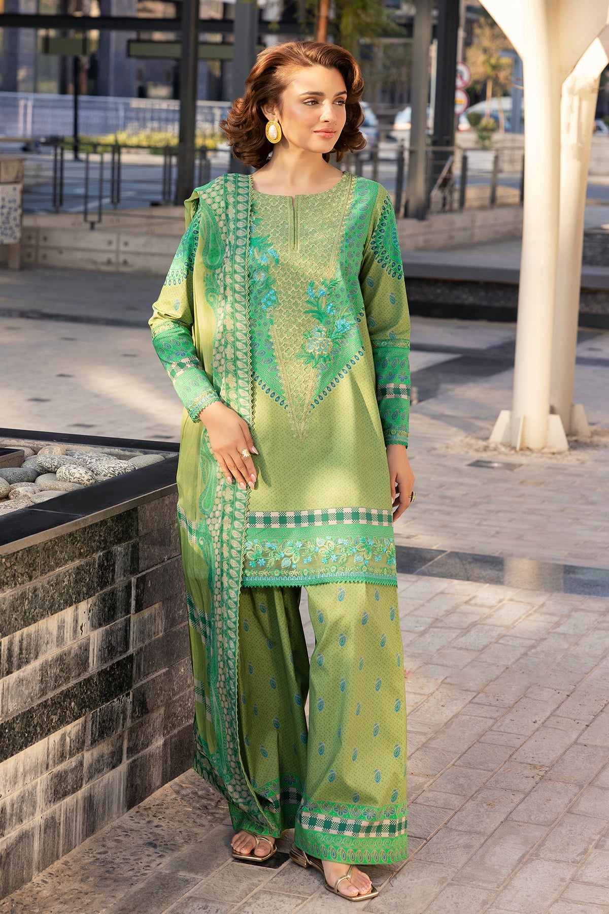 IN6-02 | Infinity Unstitched Embroidered By Charizma