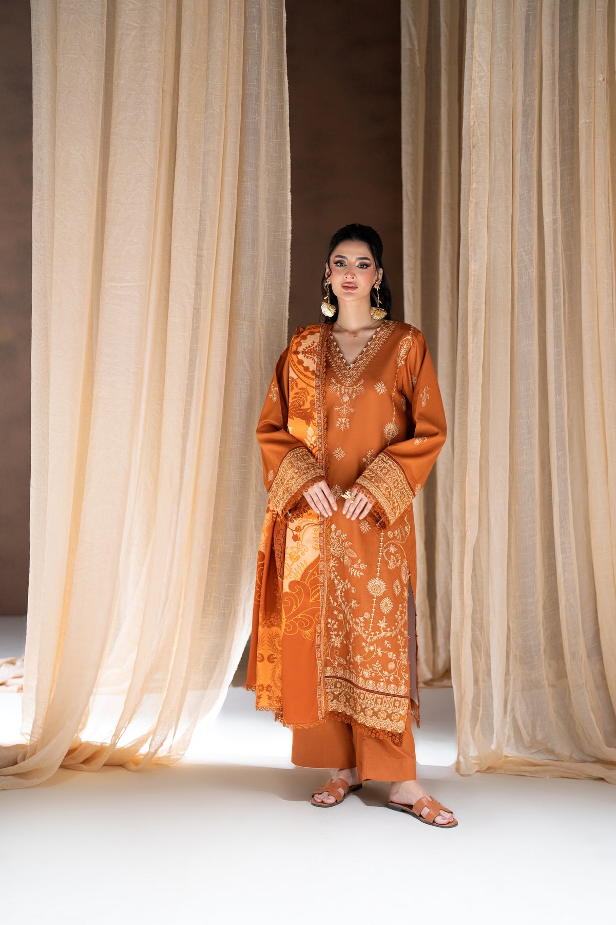 Sahar CRA-01-B | Rangrez-The Linen Edit
