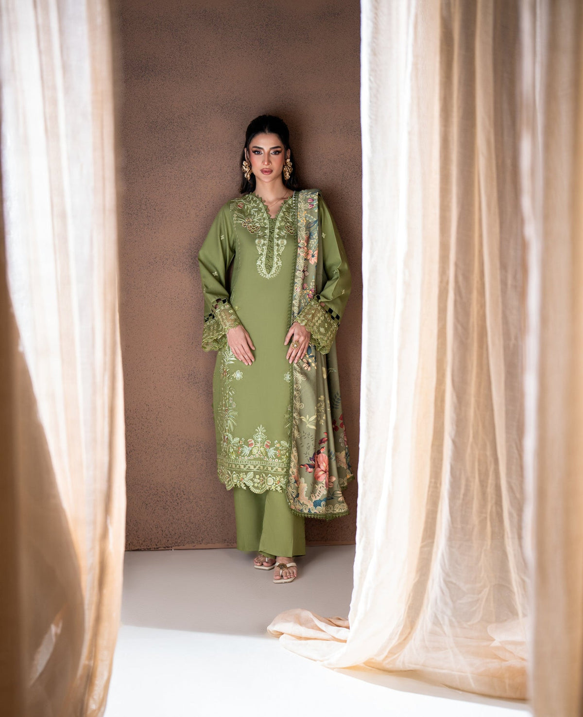 Meher CRA-04-B | Rangrez-The Linen Edit
