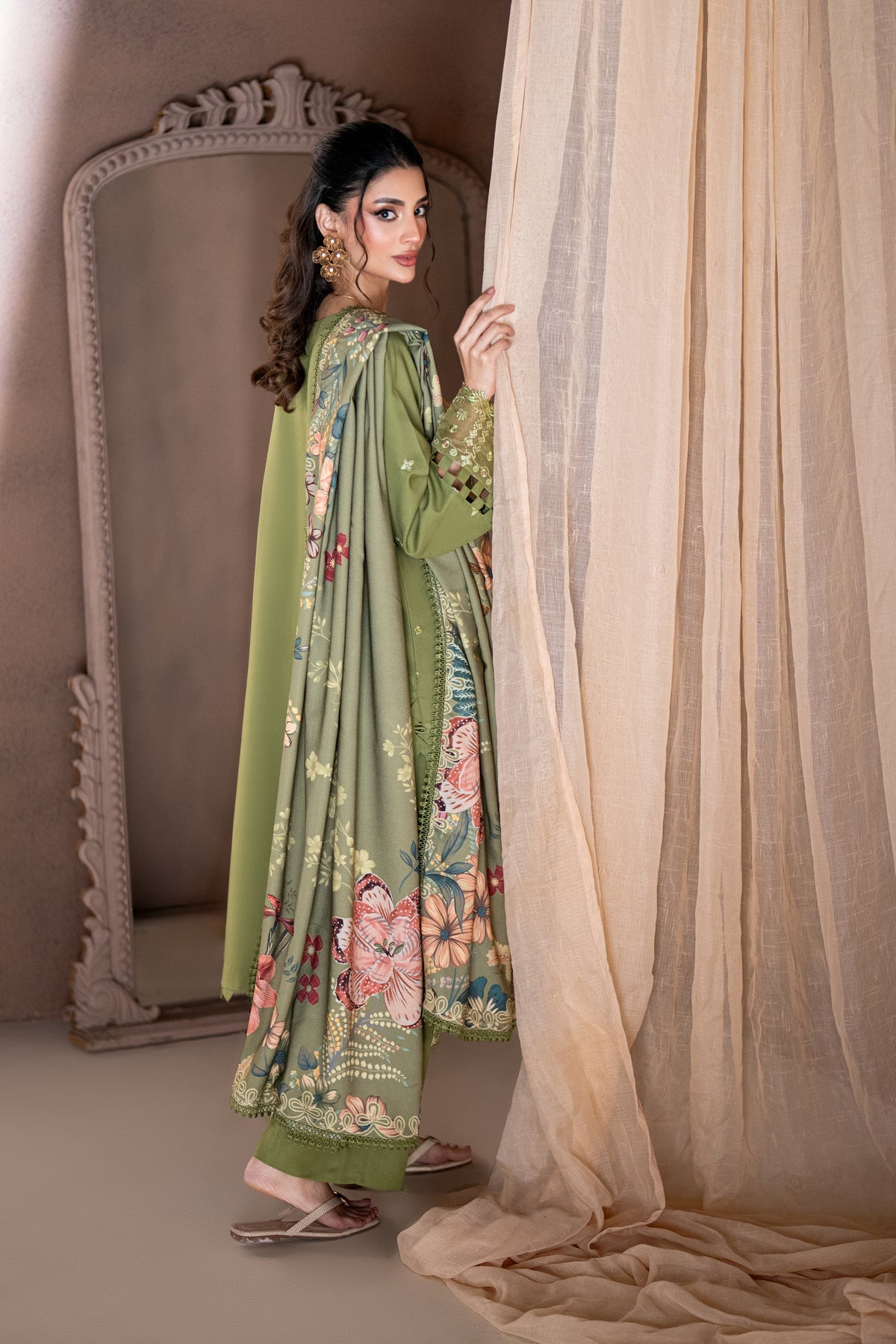 Meher CRA-04-B | Rangrez-The Linen Edit
