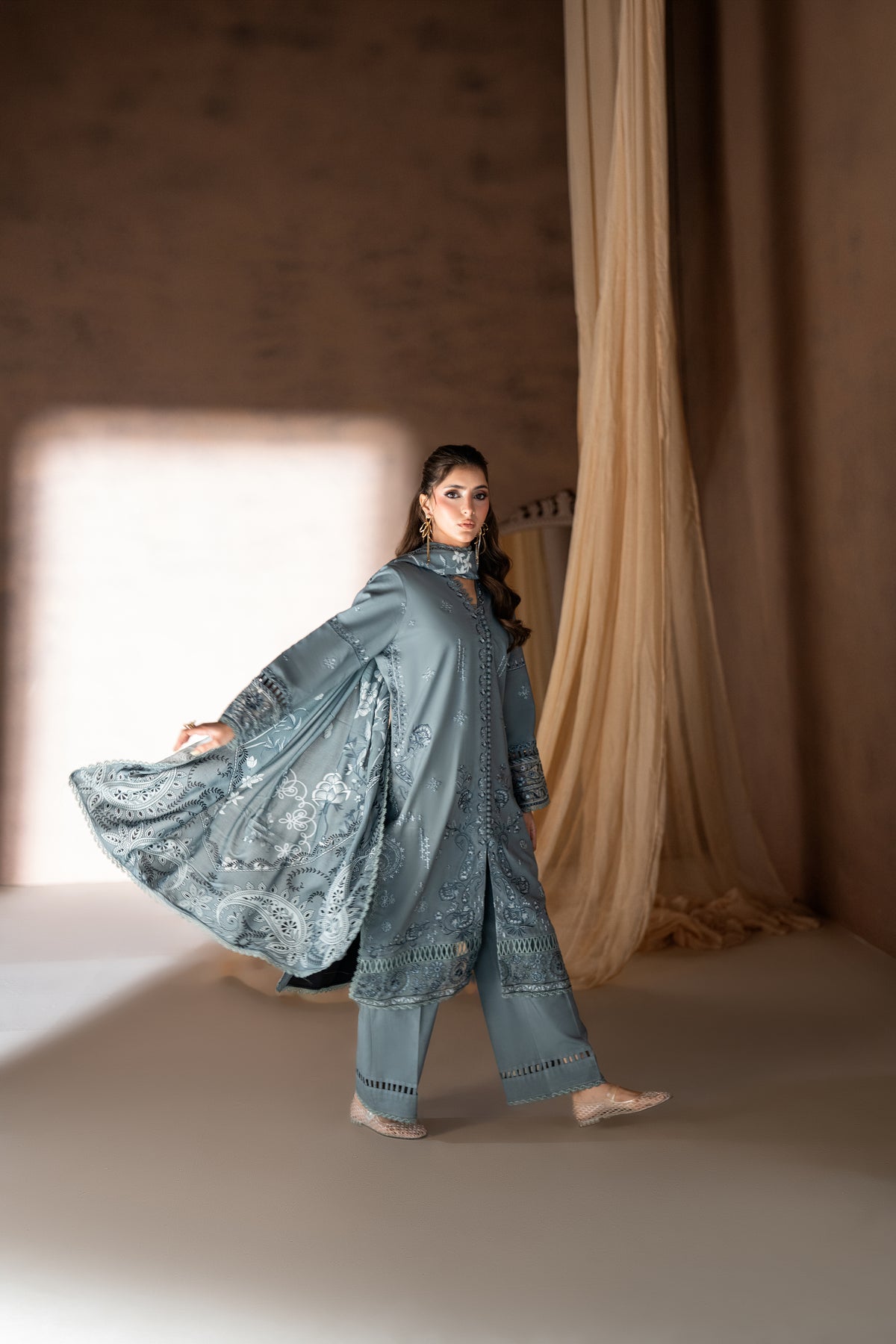 Mahveen CRA-06-A | Rangrez-The Linen Edit